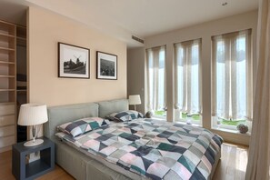 3 bedrooms, iron/ironing board, free WiFi, bed sheets