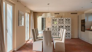 Dining - Villa Rafaelle by Villas Guide (Tar)