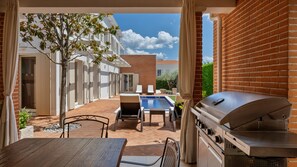 Outdoor dining - Villa Rafaelle by Villas Guide (Tar)