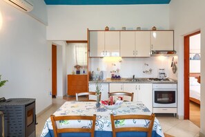 Fridge, microwave, oven, dishwasher - Villa Greis by Villas Guide (Buje)