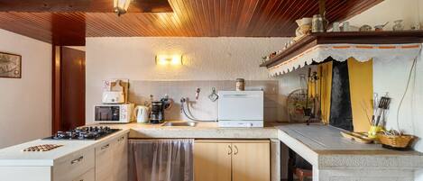 Refrigerador, microondas, horno, lavavajillas