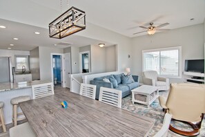 DVD player, stereo - Dolphin Watch East, Oceanfront Duplex in Emerald Isle, NC! (Emerald Isle)