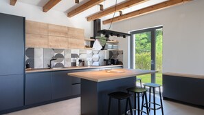 Réfrigérateur, four, plaque de cuisson, lave-vaisselle