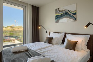 4 bedrooms, iron/ironing board, free WiFi, bed sheets