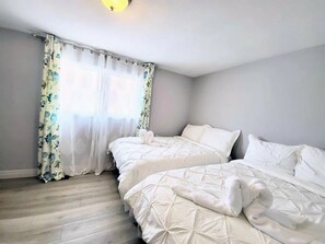 5 bedrooms, iron/ironing board, free WiFi, bed sheets