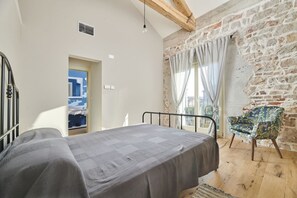 3 habitaciones, tabla de planchar con plancha y wifi gratis