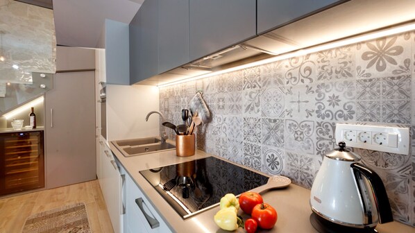 Fridge, microwave, oven, dishwasher - Villa Lori by Villas Guide (Nova Vas)