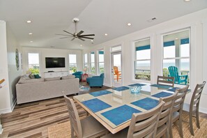 TV, tavolo da calcetto