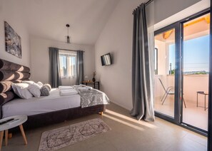 4 chambres, fer et planche à repasser, Wi-Fi gratuit, draps fournis