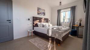 4 bedrooms, iron/ironing board, free WiFi, bed sheets - Villa Alves by Villas Guide (Tar)