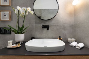 تجهيزات دش، مجففات شعر، مناشف