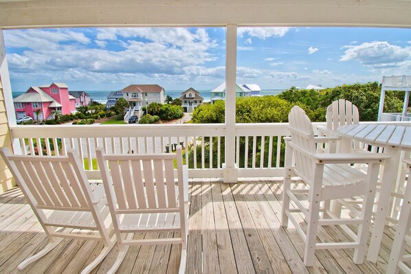 Property grounds - Flip Flop Inn, Almost Oceanfront Duplex in Emerald Isle, NC! (Emerald Isle)