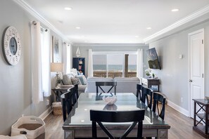 Dining - Susie's Ocean Retreat (formerly Footprints), Oceanfront House - Emerald Isle NC! (Emerald Isle)