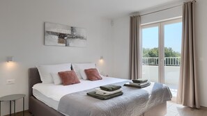 3 soverom, safe på rommet, strykejern/-brett og wi-fi (inkludert)