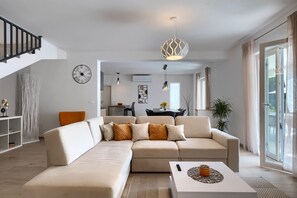 TV - Villa Oliveti by Villas Guide (Frata)