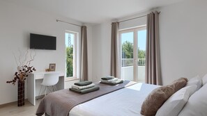 3 soverom, safe på rommet, strykejern/-brett og wi-fi (inkludert)