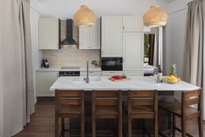 Réfrigérateur, micro-ondes, four, lave-vaisselle