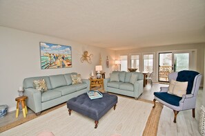 TV, stereo - Genesis 7, Oceanside Townhouse Condo in Pine Knoll Shores, NC! (Pine Knoll Shores)