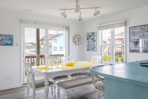 Dining - Glori West, Oceanfront Duplex in Emerald Isle, NC! (Emerald Isle)