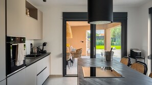Fridge, oven, dishwasher, coffee/tea maker - Villa Ava by Villas Guide (Tar)