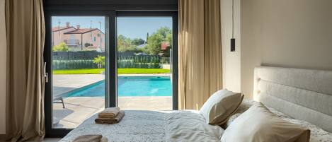 4 多间卧室、免费 WiFi、床单、轮椅无障碍