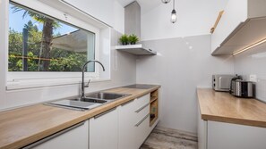 Kühlschrank, Mikrowelle, Geschirrspüler