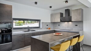 Fridge, microwave, oven, dishwasher