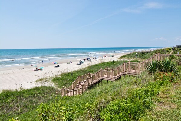Beach - Grande Villas L-3, Oceanfront Condo in Indian Beach, NC! (Indian Beach)