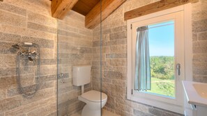 Shower, hair dryer, towels - Villa Krug by Villas Guide (Bibali)