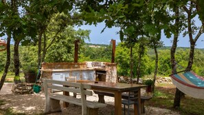 Outdoor dining - Villa Krug by Villas Guide (Bibali)