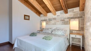 3 chambres, accès au Wi-Fi (inclus), literie fournie