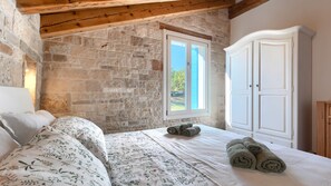 3 bedrooms, free WiFi, bed sheets