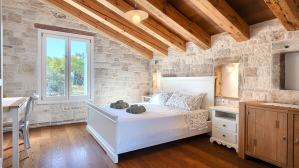 3 soverom, wi-fi (inkludert) og sengetøy