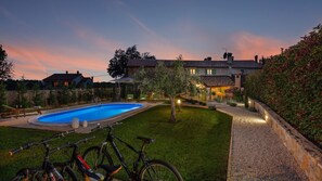 Pool - Villa Nonni by Villas Guide (Cerion)
