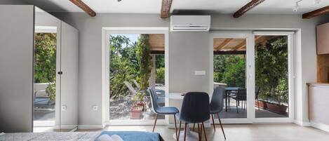 1 bedroom, iron/ironing board, free WiFi, bed sheets