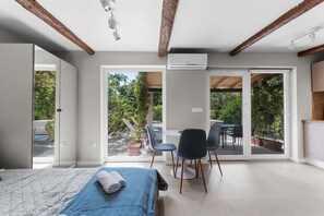 1 chambre, fer et planche Ă repasser, Wi-Fi gratuit, draps fournis