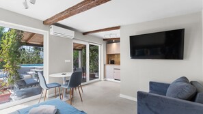 TV - Villa Alis by Villas Guide (Novigrad)