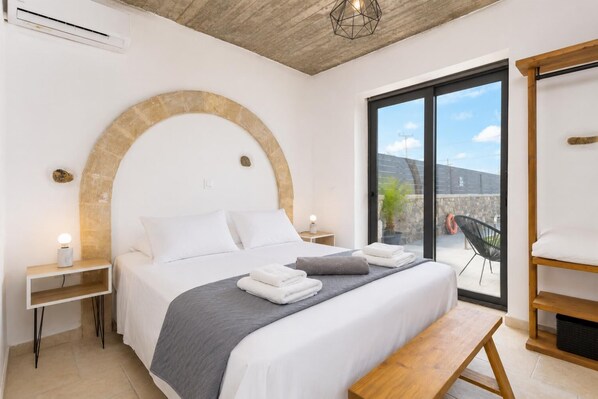 3 habitaciones, tabla de planchar con plancha, wifi y ropa de cama