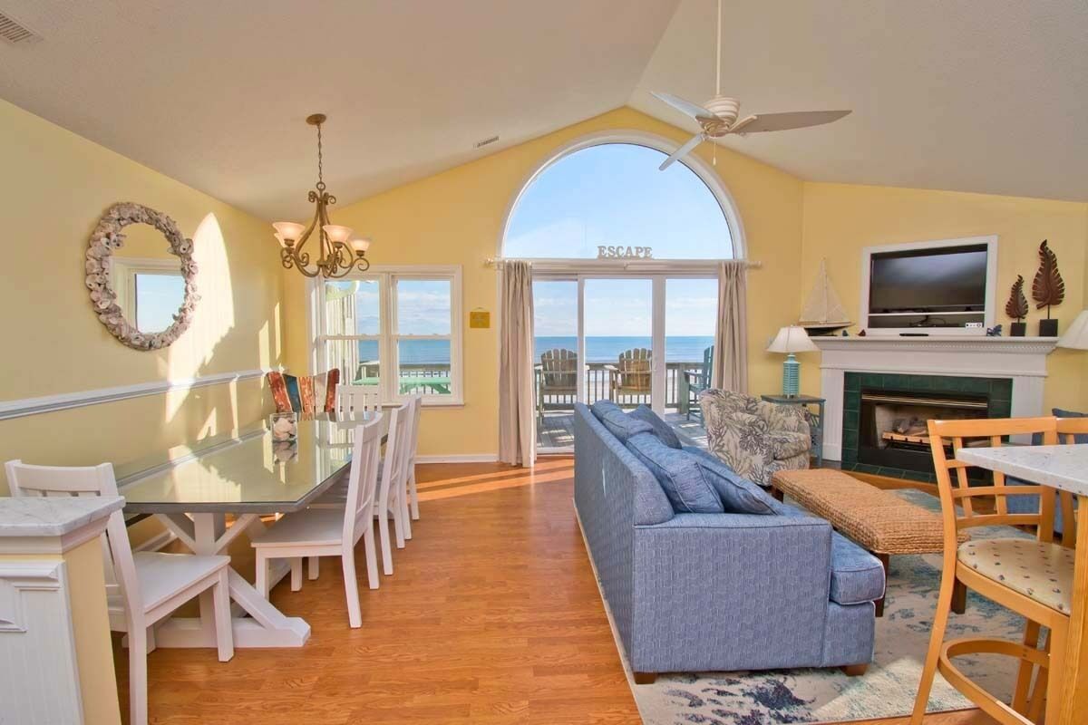 TV, caminetto, videogiochi, lettore DVD