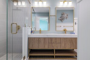 Towels - Great Escape West, Oceanfront Duplex in Emerald Isle, NC! (Emerald Isle)