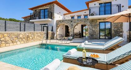 La Casa Di Pietre 2 - Three Bedroom Villa, Sleeps 6