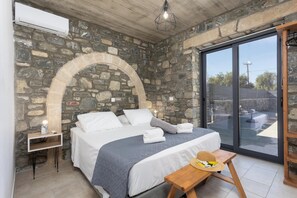 3 bedrooms, iron/ironing board, travel cot, WiFi