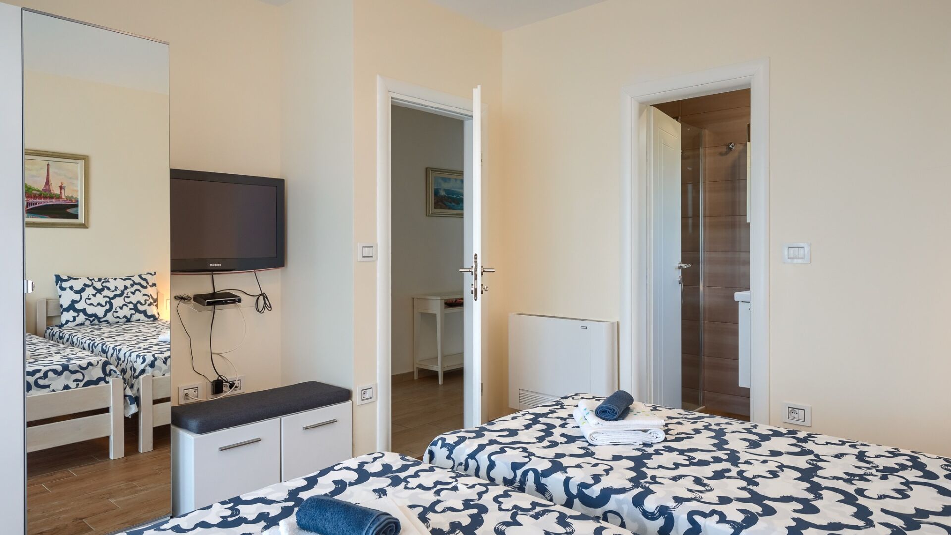 4 bedrooms, iron/ironing board, free WiFi, bed sheets