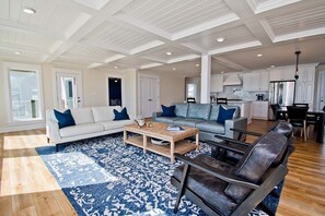 TV - Triquetra (Sea, Sky, Land), Oceanfront House in Emerald Isle, NC! (Emerald Isle)