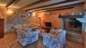 TV - Villa Simone by Villas Guide (Porec)