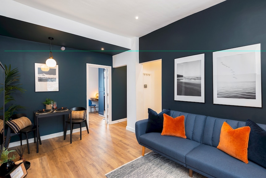 City Centre Living: One-bedroom Oasis At Crescent Apartments - Newport