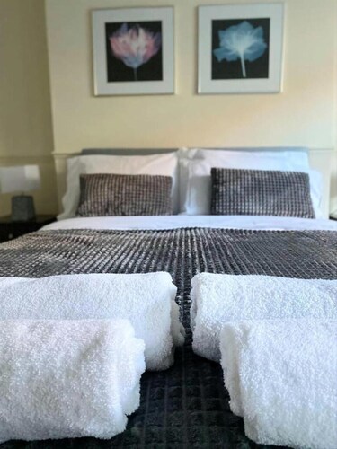 Gravesend Spacious 1 bedroom Apartment - 2 mins Walk to Station