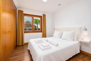 3 chambres, fer et planche à repasser, Wi-Fi, literie fournie