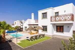 Exterior - Villa Isadora - Three Bedroom Villa, Sleeps 6 (Playa Blanca)