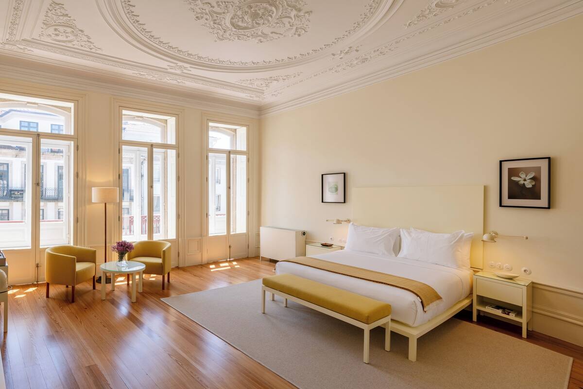 Phòng đôi Deluxe, ban công, quang cảnh thành phố | Bộ đồ giường cao cấp, minibar với thức uống miễn phí